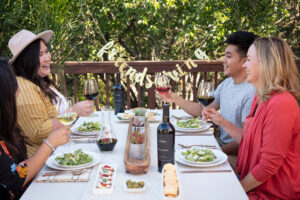 Friendsgiving Table Setting